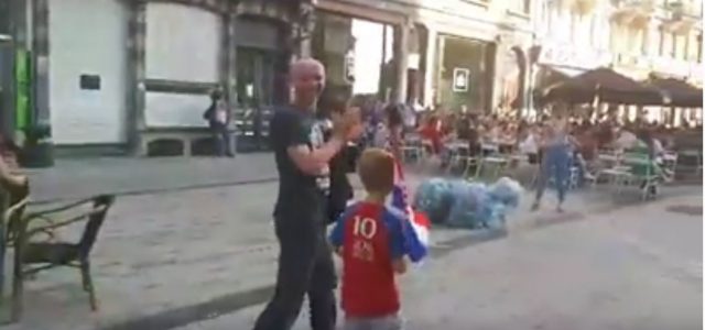 Kroatische Familie wird nach Finaleinzug in Brüssel gefeiert
