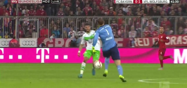 Manuel Neuers Ausflug gegen Wolfsburg geht beinahe schief