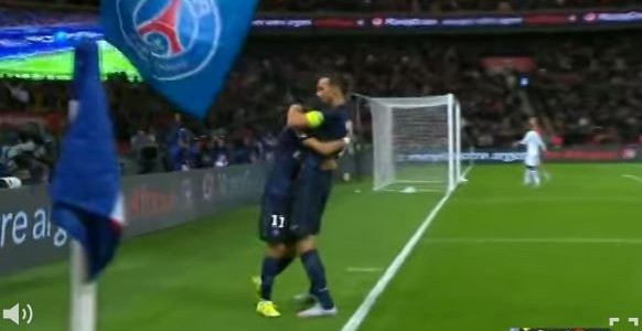 Ibrahimovic trifft gegen Guingamp (3:0)