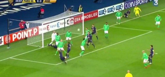 Spektakuläre Aktion von Ibrahimovic gegen Saint-Etienne