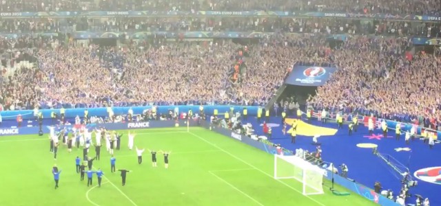 Isländische Fans verabschieden ihr Team aus Frankreich