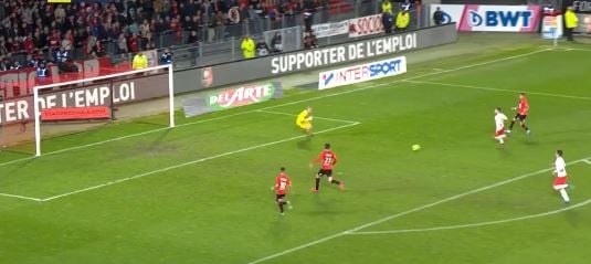 Rennes-Stürmer Adrien Hunou vergibt 100%ige Chance