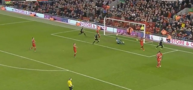 Marko Arnautovic erzielt das 1:0 für Stoke beim FC Liverpool