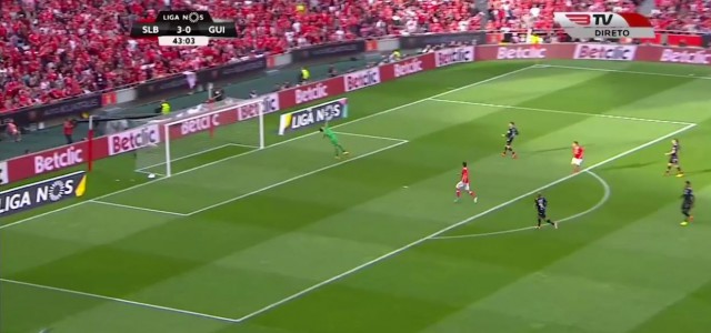 Jonas (Benfica Lissabon) trifft gefühlvoll zum 4:0 gegen Vitoria Guimaraes