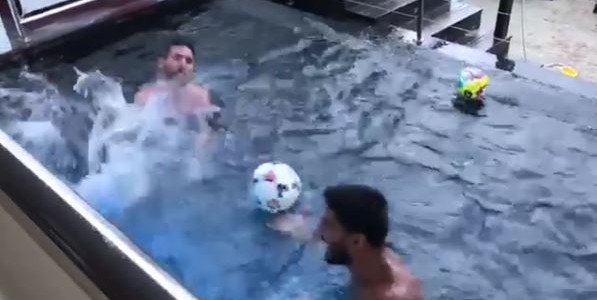 Messi, Suárez und der Kopfball-Battle im Pool