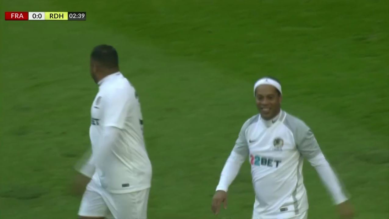 Ronaldinho zaubert gegen die Frankfurt-Allstars
