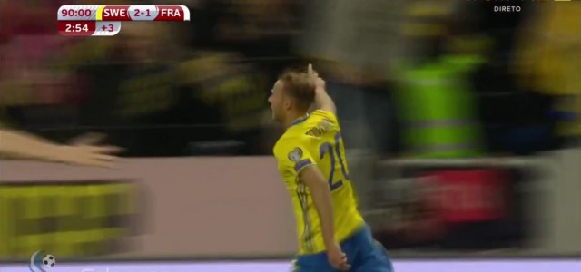Mit der letzten Aktion des Spiels: Toivonen schießt Schweden aus 50 Metern zum Sieg!