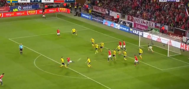 Schusstechnik 1A: Arturo Vidal trifft gegen Schweden